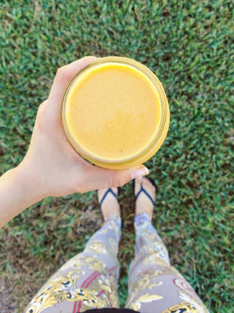 carrot mango tumeric smoothie